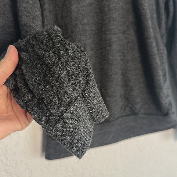 Hugo Boss 100% Italian Virgin Wool Grey Sweater Womens Medium Minimalist Classic - Picture 3 of 11